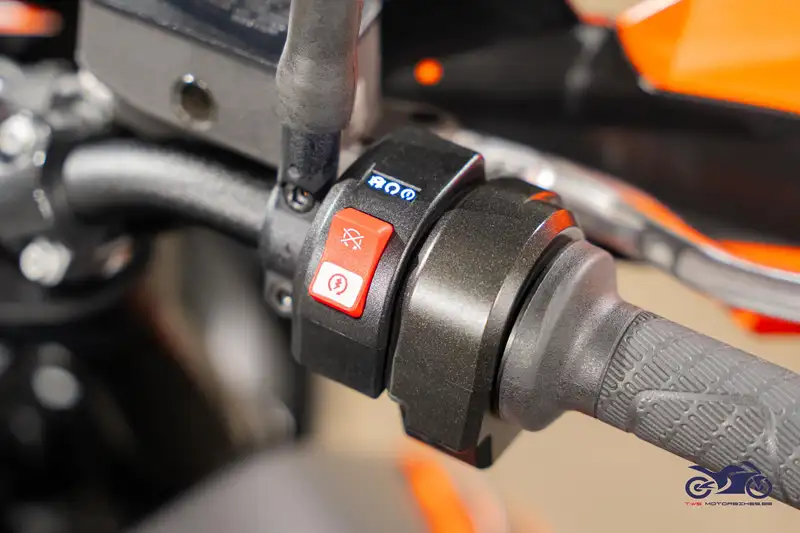 KTM 890 ADVENTURE - foto 8