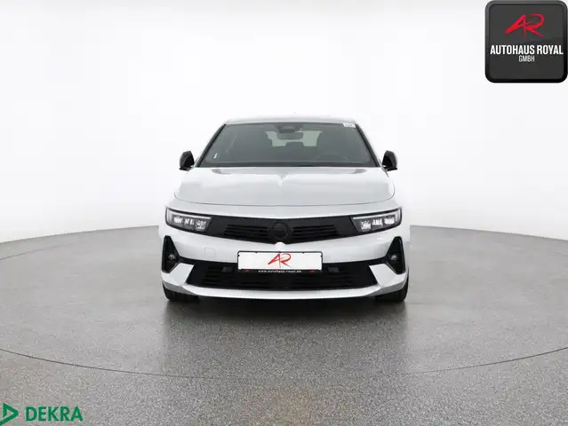 Opel Astra view 8