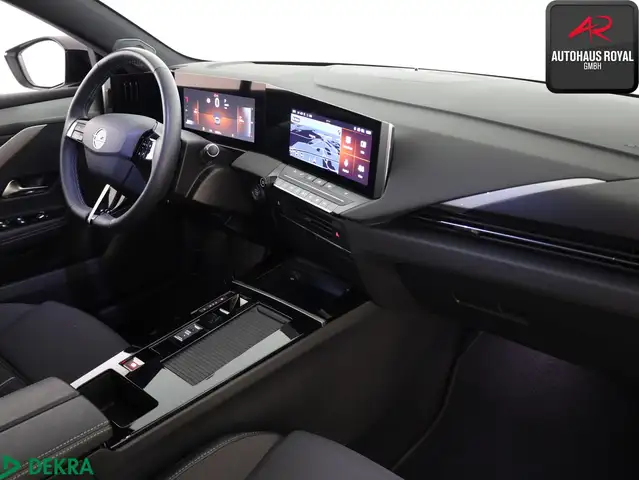 Opel Astra view 11