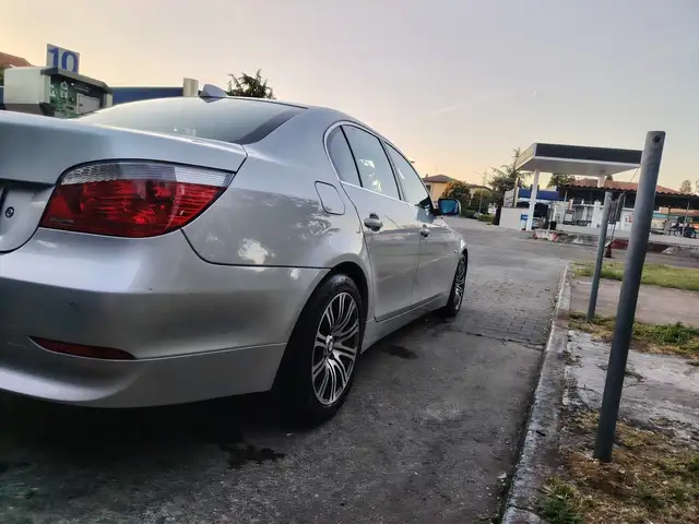 BMW 525