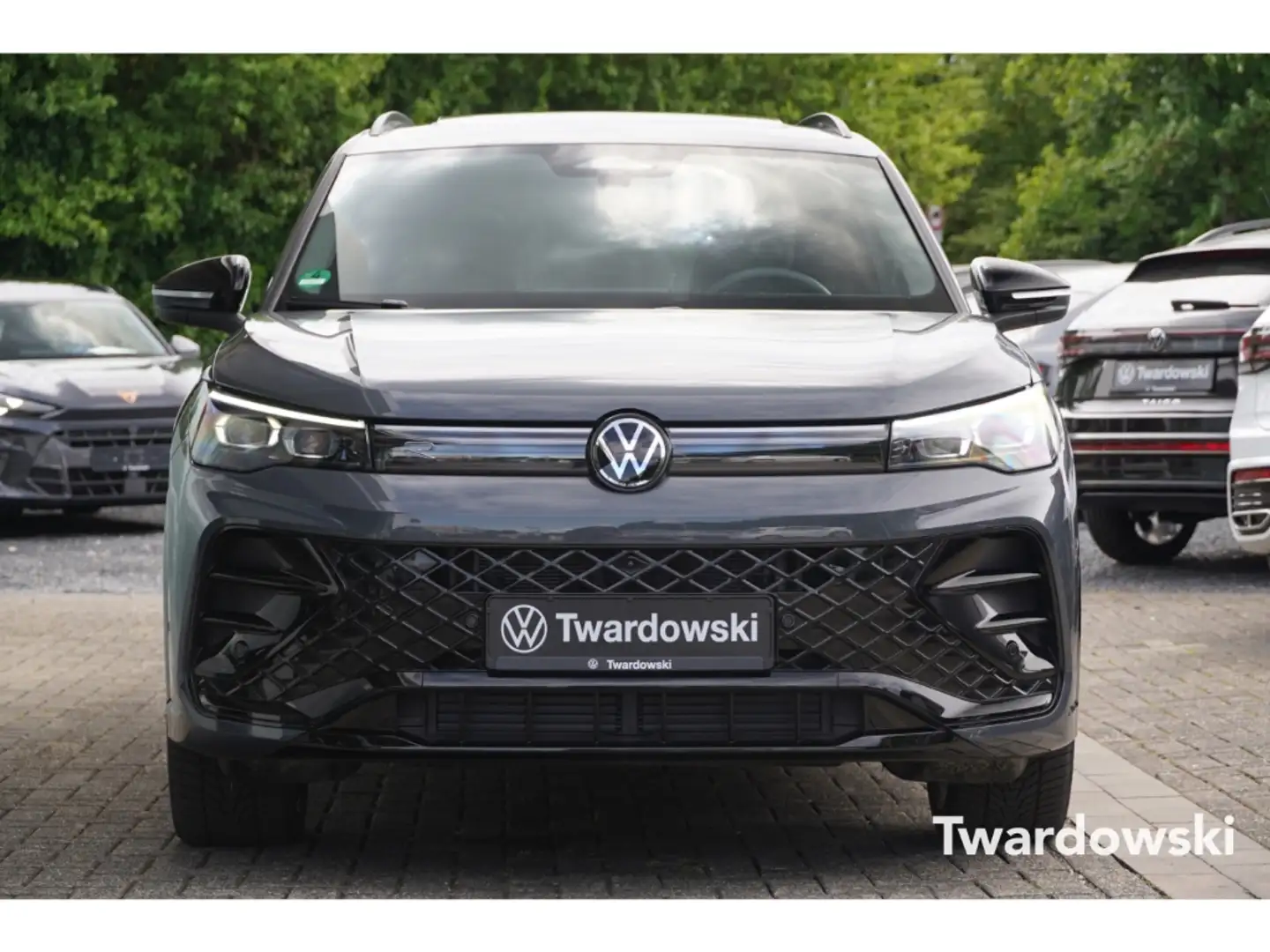 Volkswagen Tiguan 2.0 TDI 4Motion R-Line Memo AHK Grau - 2
