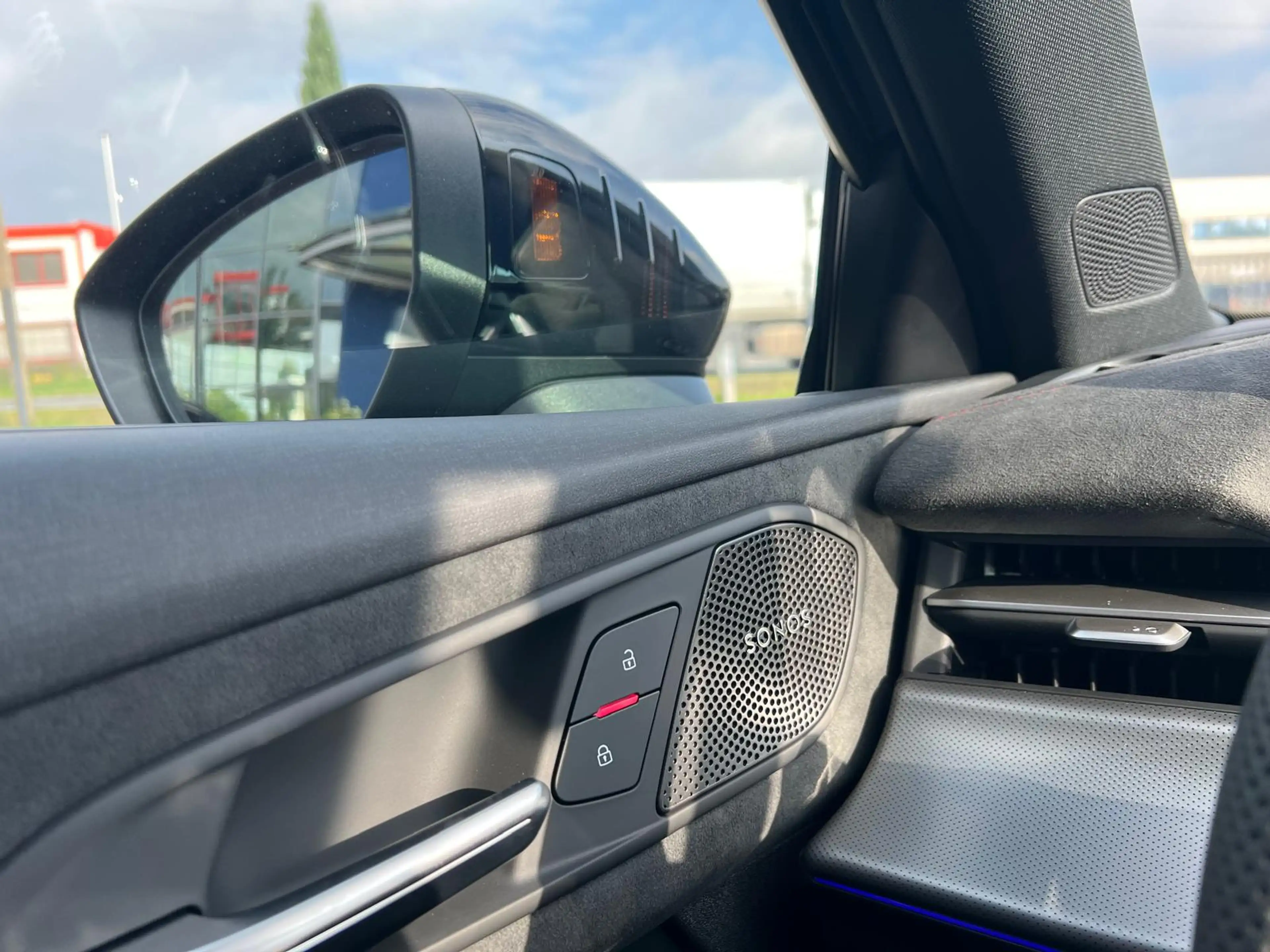 Audi Q3 Sportback SLINE **LP: 80K**/193PS/TECHPRO/20"/PANO — photo 11