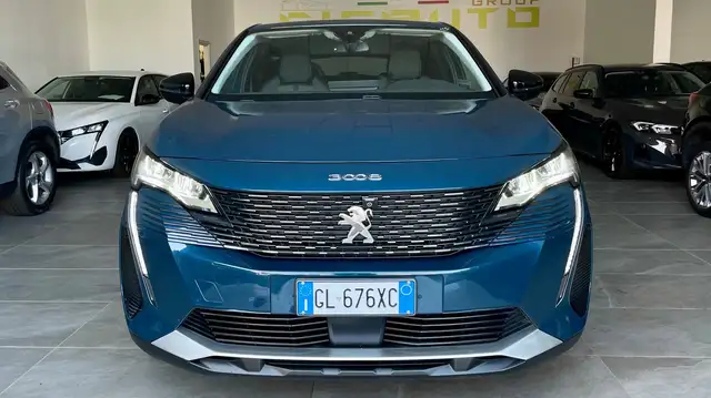 Peugeot 3008 view 2