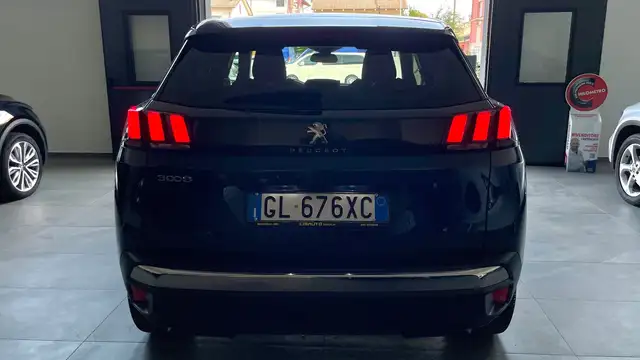 Peugeot 3008 view 7