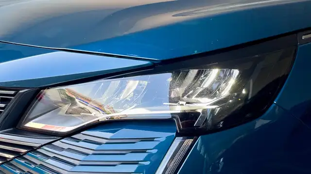 Peugeot 3008 view 4