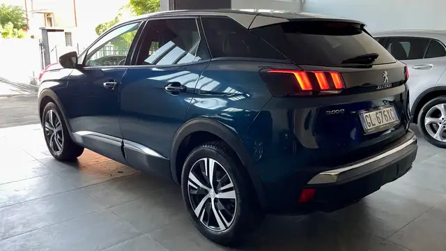 Peugeot 3008 view 6