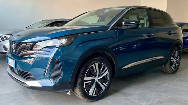 Peugeot 3008 view 3