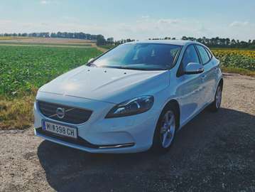 V40 D2 Kinetic Kinetic