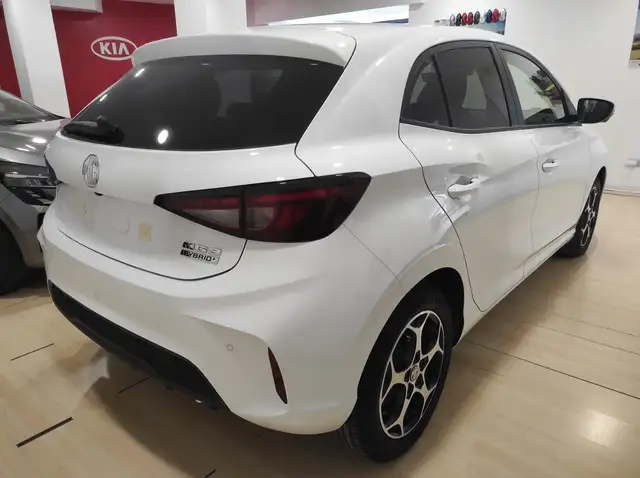 MG MG3 view 4