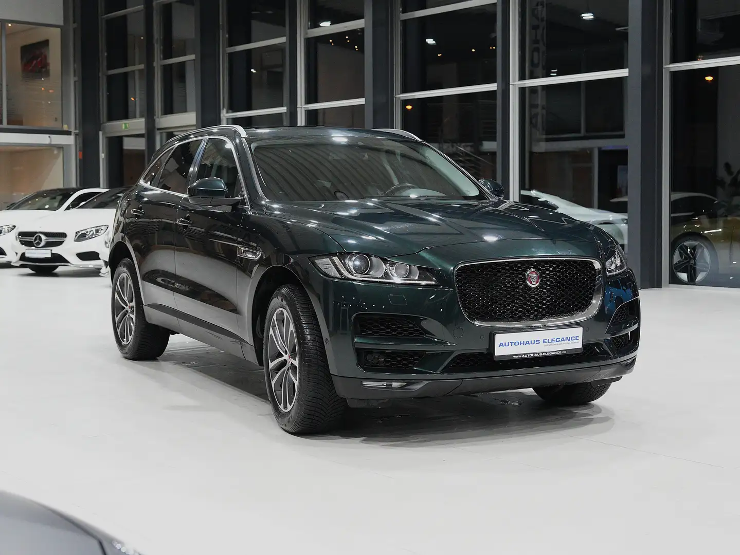 Jaguar F-Pace Portfolio AWD*MERIDIAN*BI-XENON*KAMERA* Grün - 2