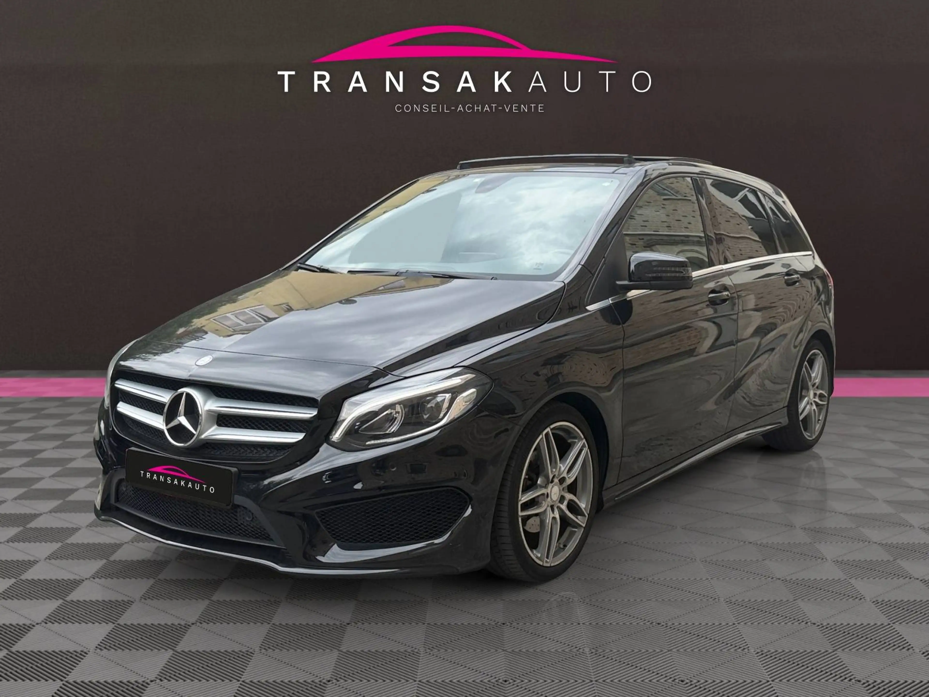 Mercedes-Benz B 180 Amg Line / Toit panoramique / Carnet complet Mercedes / Premier propriétaire / Véhicule belge