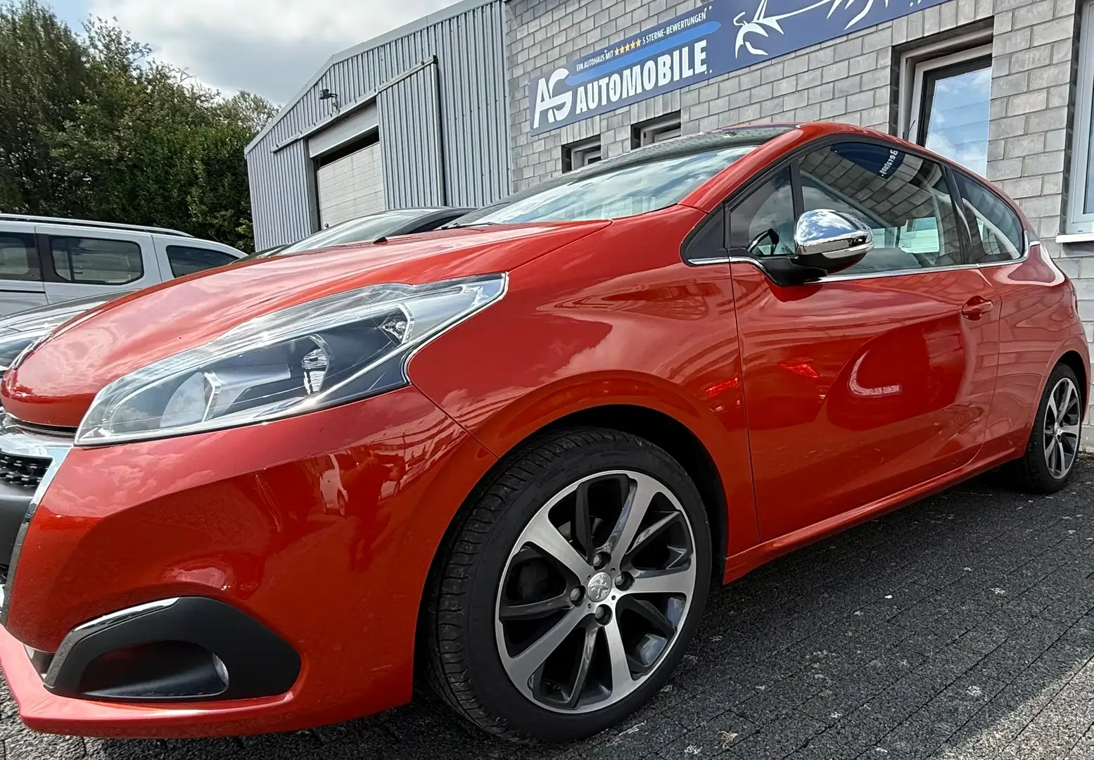 Peugeot 208 Allure 1.2L KLIMA/TEMPOMAT/PDC/SITZHEIZUNG TOP !!! Оранжевий - 1