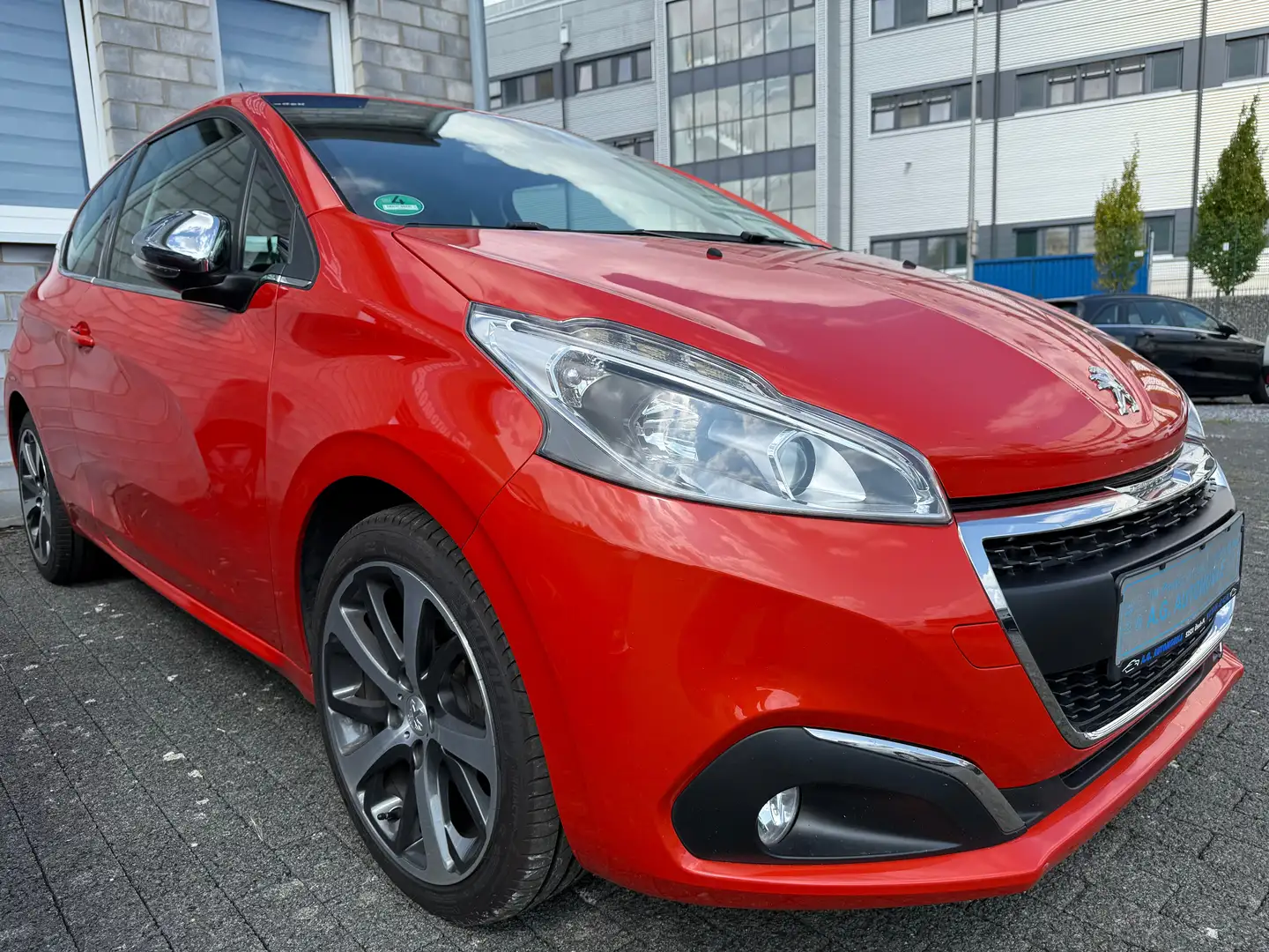 Peugeot 208 Allure 1.2L KLIMA/TEMPOMAT/PDC/SITZHEIZUNG TOP !!! Оранжевий - 2