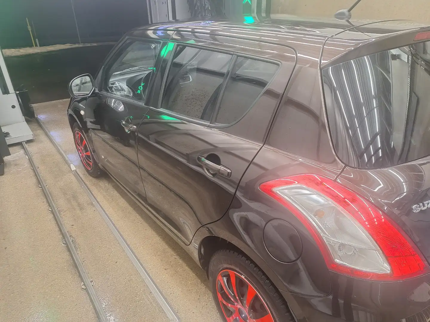 Suzuki Swift Swift 1,2 4WD Special Edition Braun - 2