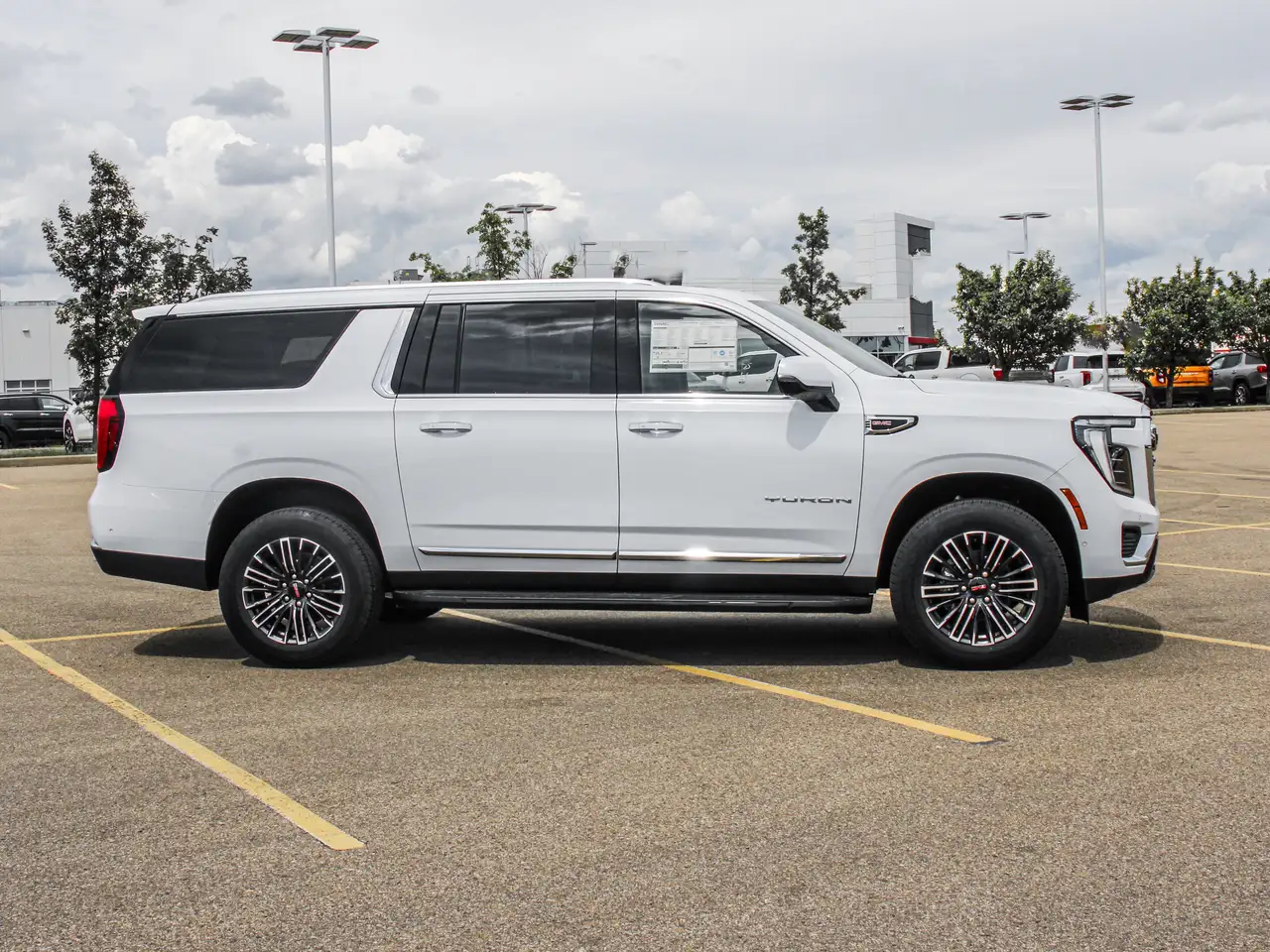 GMC Yukon снимка GMC Yukon
