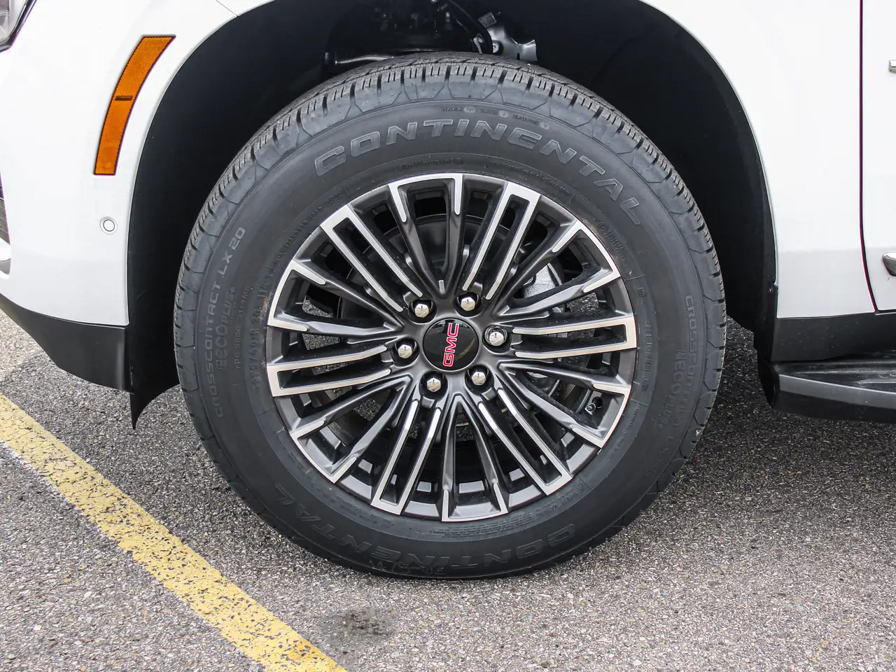 GMC Yukon снимка GMC Yukon