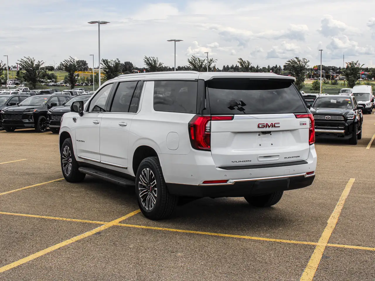 GMC Yukon снимка GMC Yukon