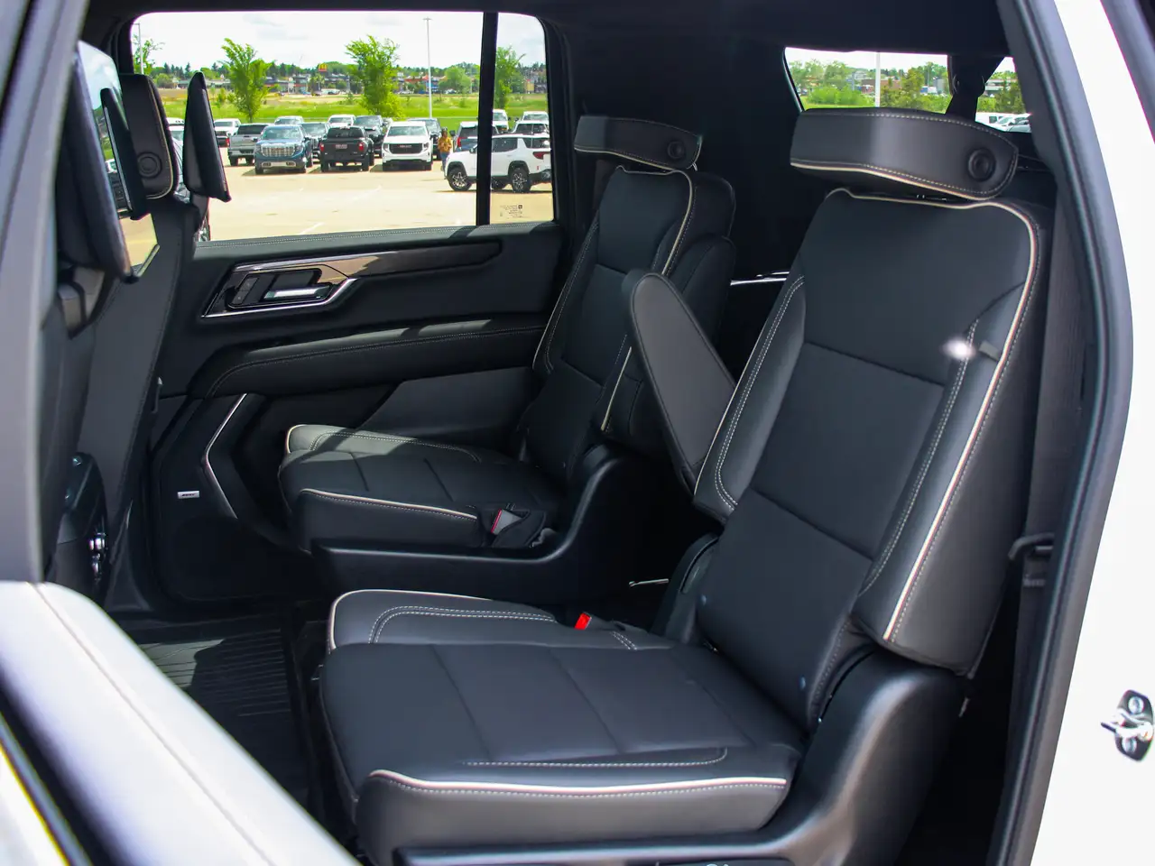 GMC Yukon снимка GMC Yukon
