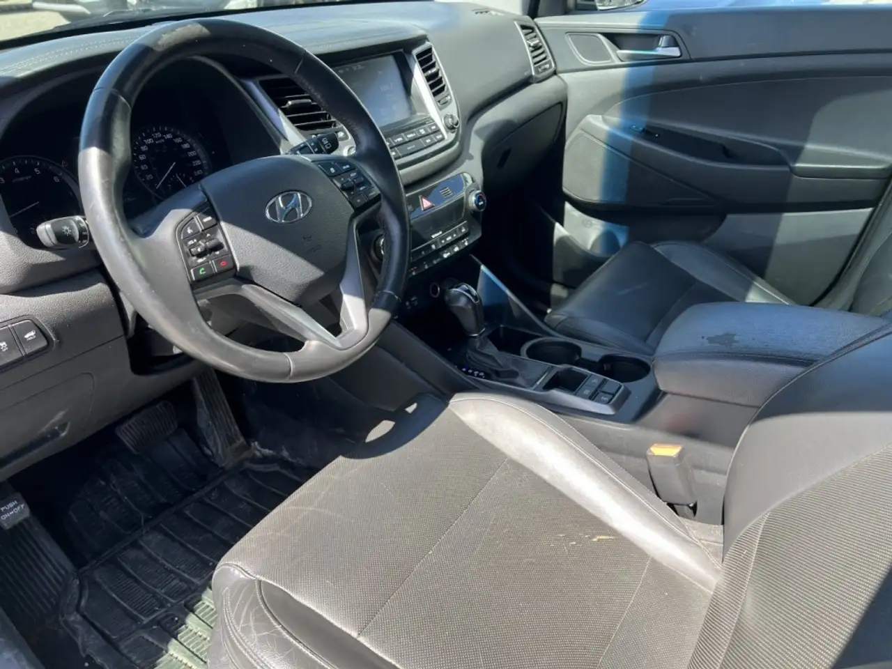 Hyundai TUCSON снимка Hyundai TUCSON