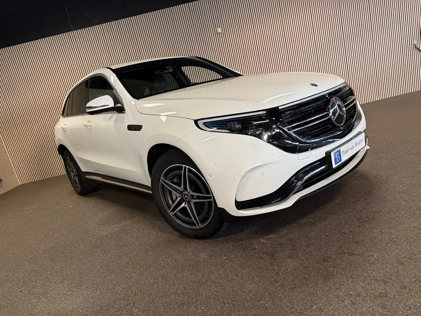 Mercedes-Benz EQC 400 4MATIC 80 kWh-SOH 95%-AMG STYLING-TREKHAAK-MEMORY- Wit - 2