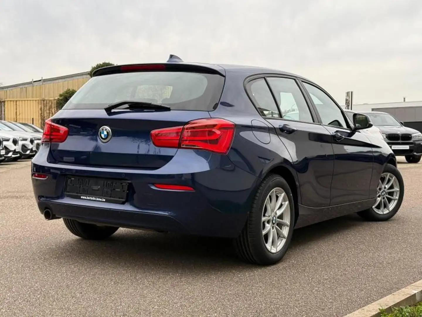 BMW 118 Hatch Toit Ouvrant GPS *TVAC* Blauw - 2