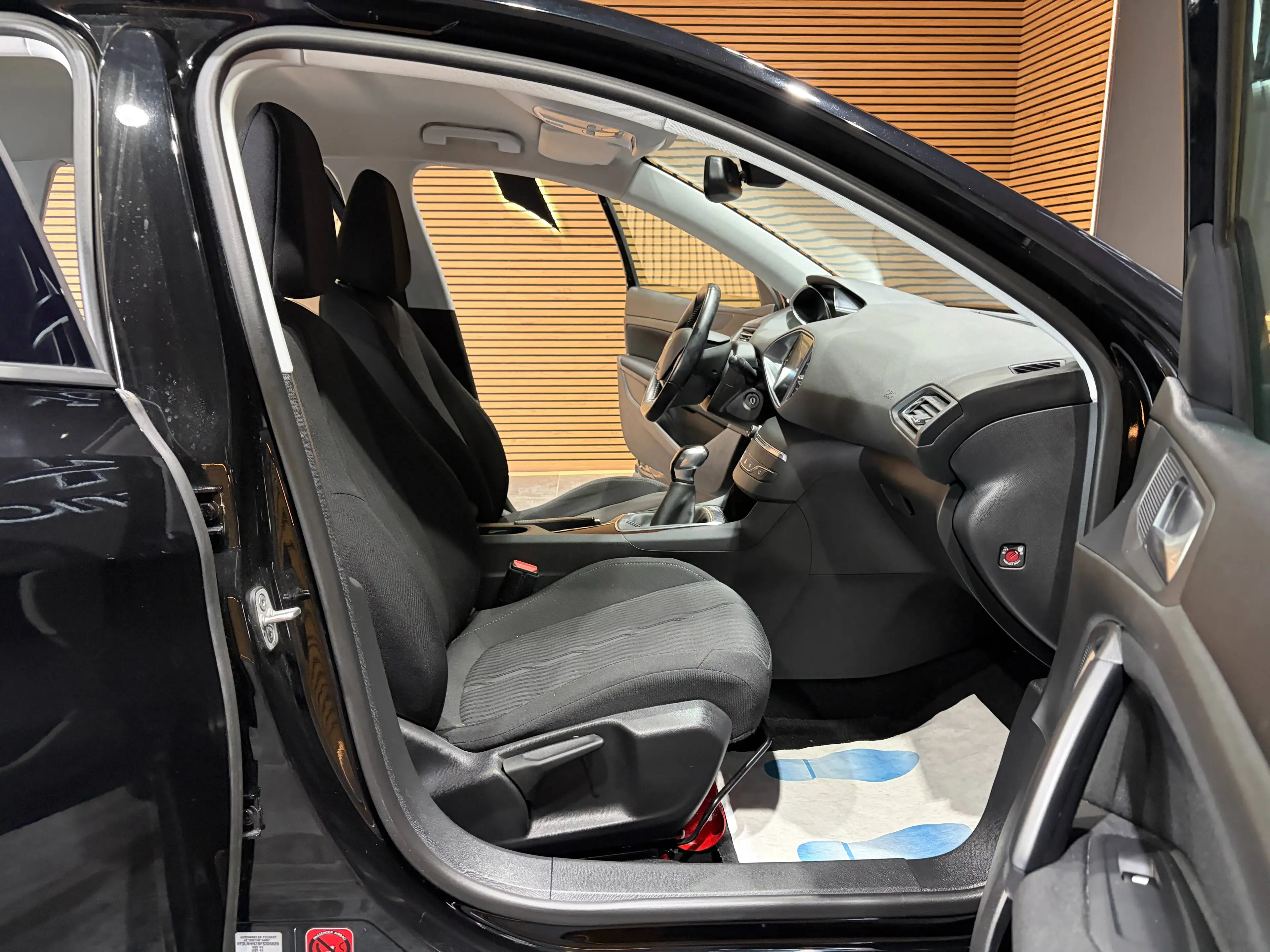Peugeot 308 1.2i *CRUISE CONTROL*AIRCO*GPS*1ER PROPRIO*GARANTIE* — photo 14