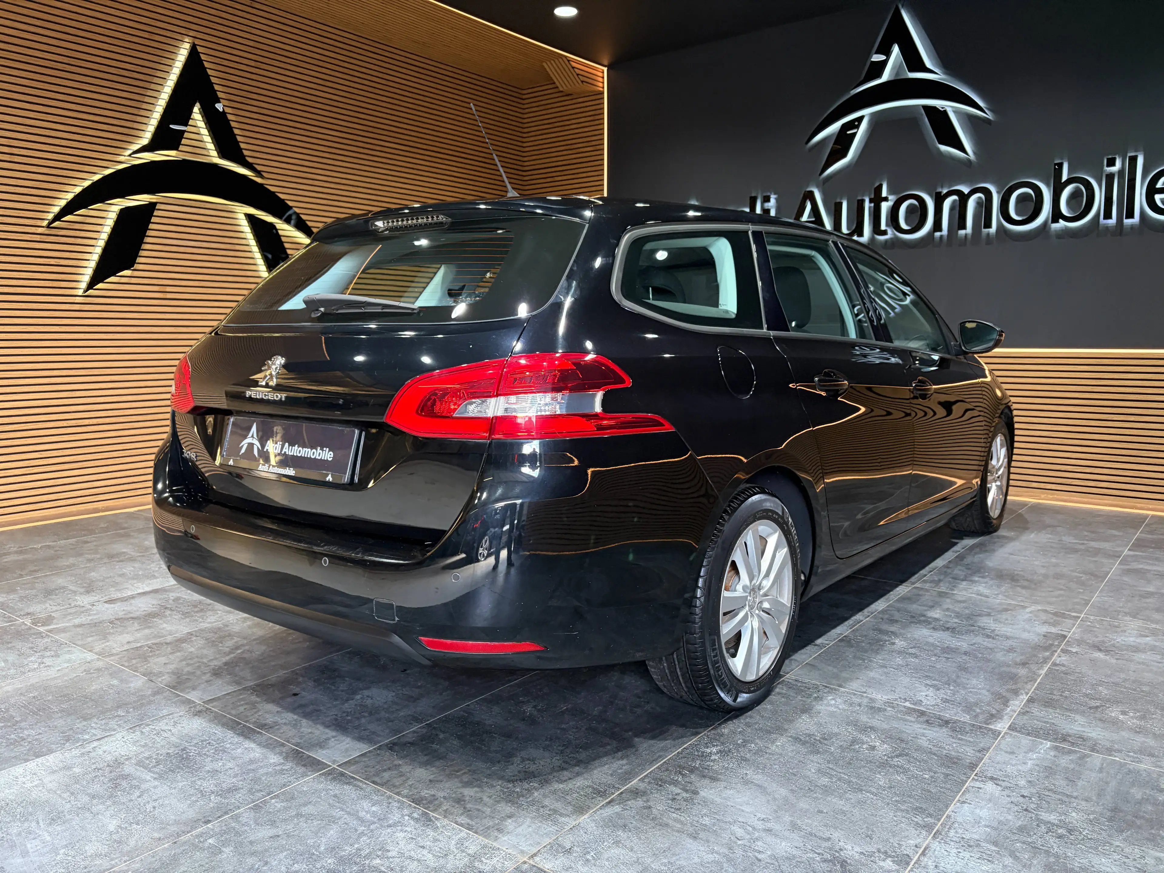 Peugeot 308 1.2i *CRUISE CONTROL*AIRCO*GPS*1ER PROPRIO*GARANTIE* — photo 4