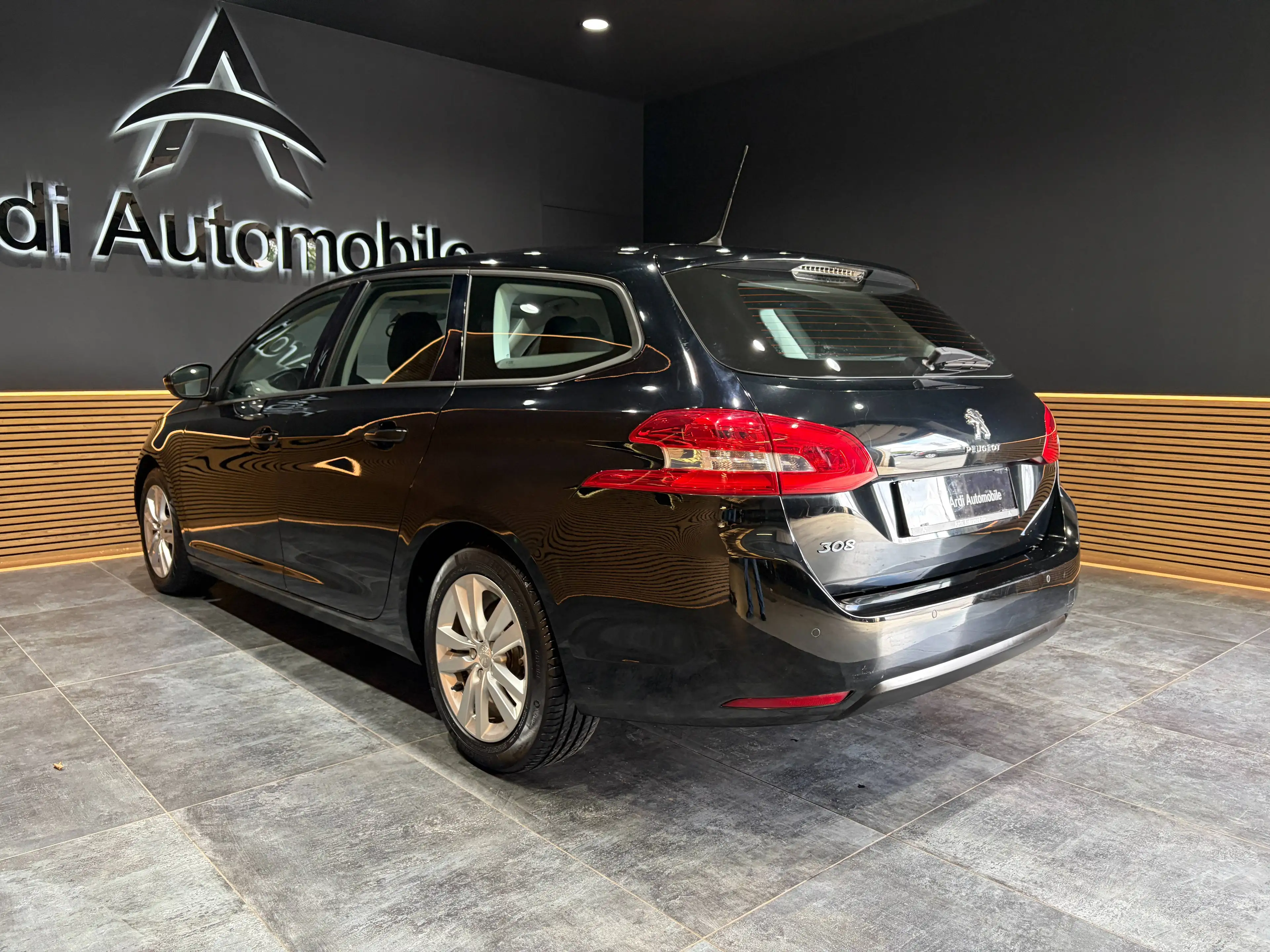 Peugeot 308 1.2i *CRUISE CONTROL*AIRCO*GPS*1ER PROPRIO*GARANTIE* — photo 6