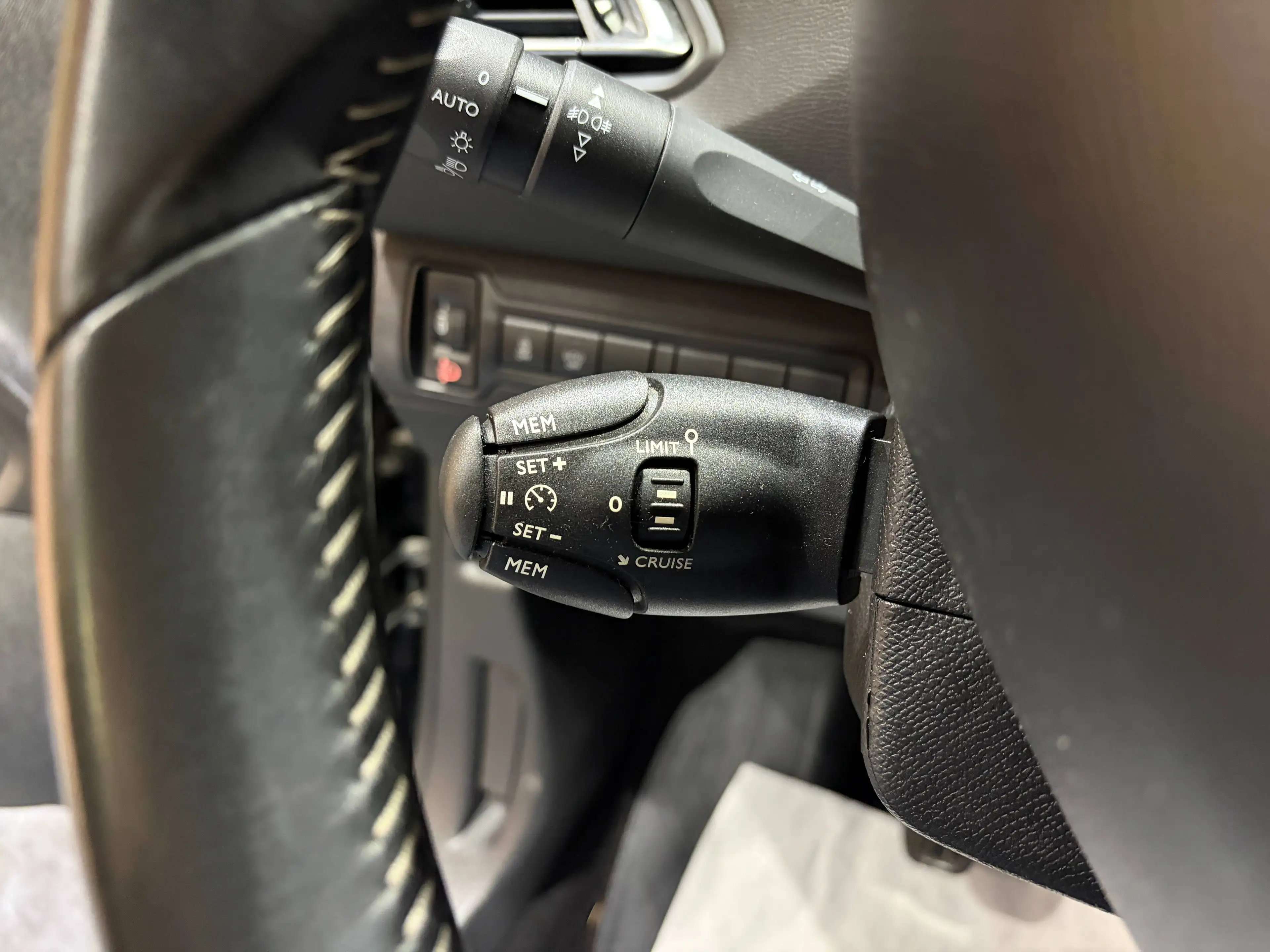 Peugeot 308 1.2i *CRUISE CONTROL*AIRCO*GPS*1ER PROPRIO*GARANTIE* — photo 9
