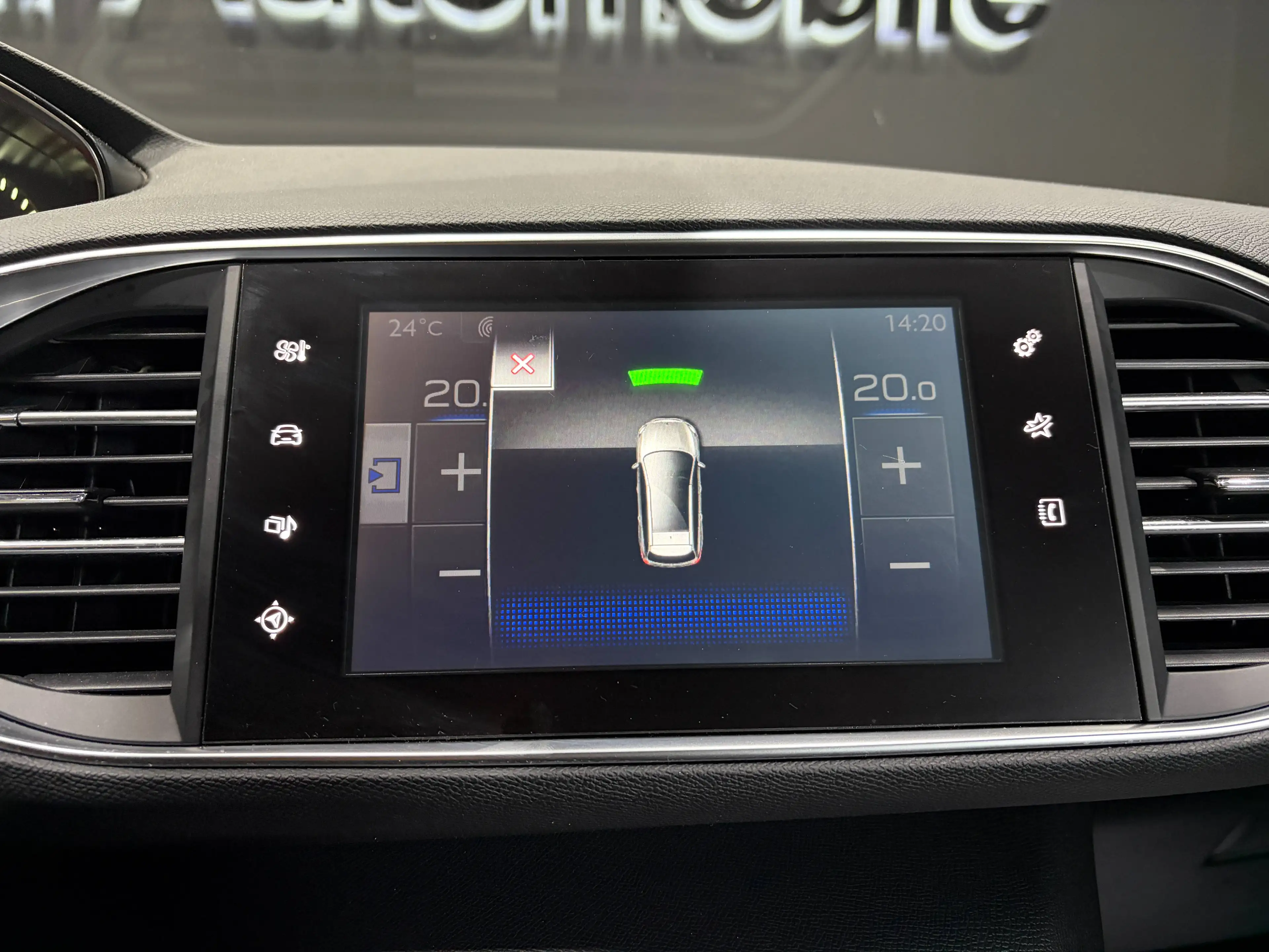 Peugeot 308 1.2i *CRUISE CONTROL*AIRCO*GPS*1ER PROPRIO*GARANTIE* — photo 10