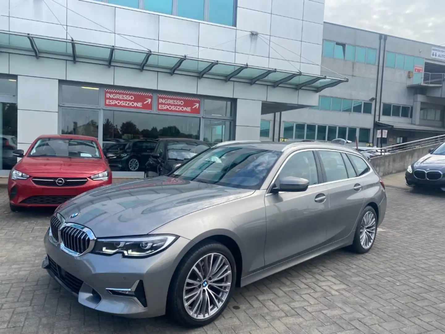 BMW 320 d xDrive Touring Luxury Grigio - 1