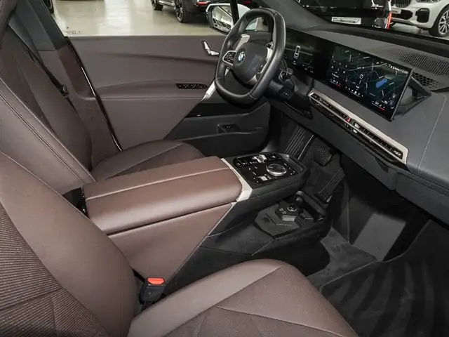 BMW Ix view 8