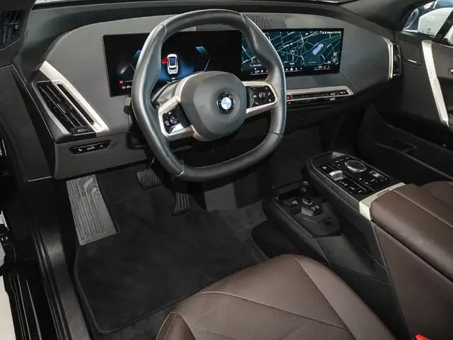 BMW Ix view 9