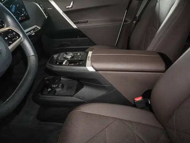 BMW Ix view 16