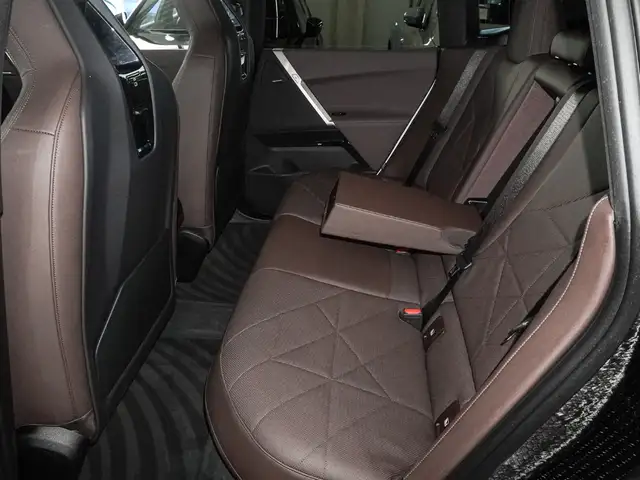 BMW Ix view 18