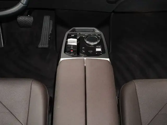 BMW Ix view 14