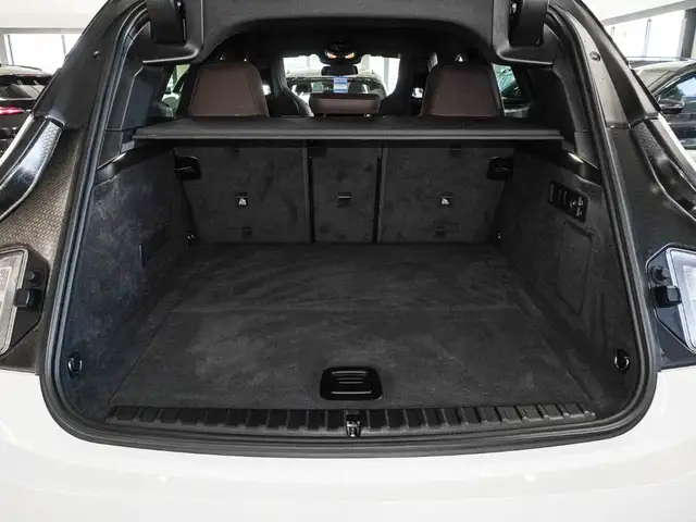 BMW Ix view 19