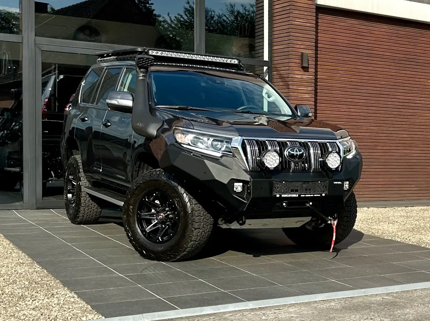Toyota Land Cruiser 2.8 D-4D FULL OFFROAD SPEC / LICHTE VRACHT / BTW Grijs - 1