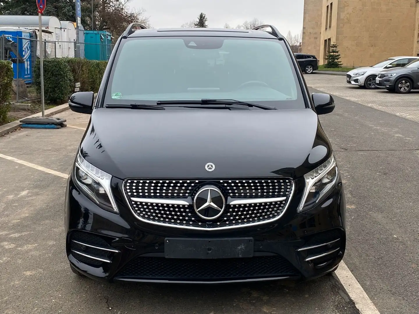 Mercedes-Benz V 250 V250d AMG EDITION lang 9G-Tr/7-Sitzer/Ahk/Mbux Schwarz - 2