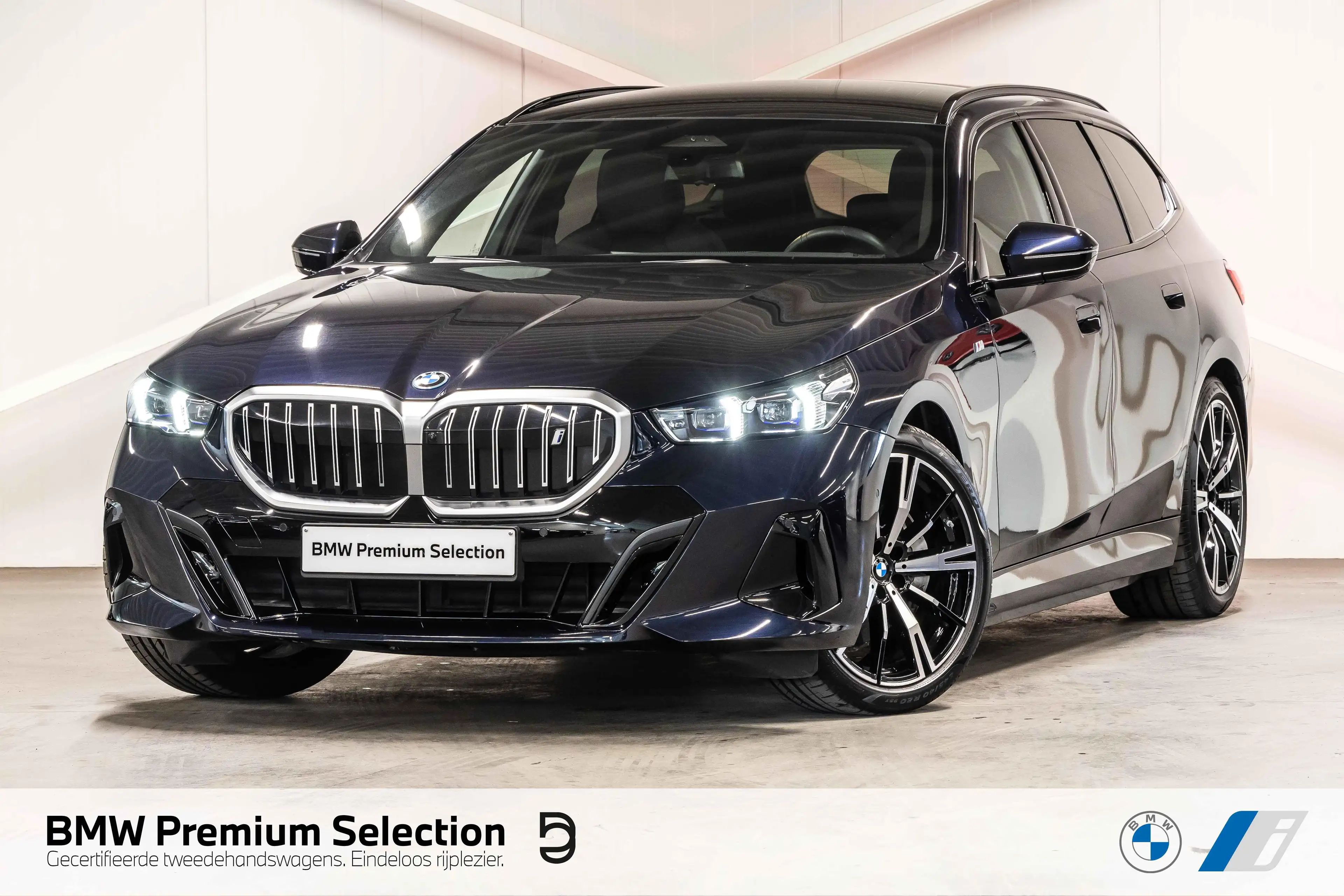 BMW i5 eDrive40 Touring M Sport | PANO |