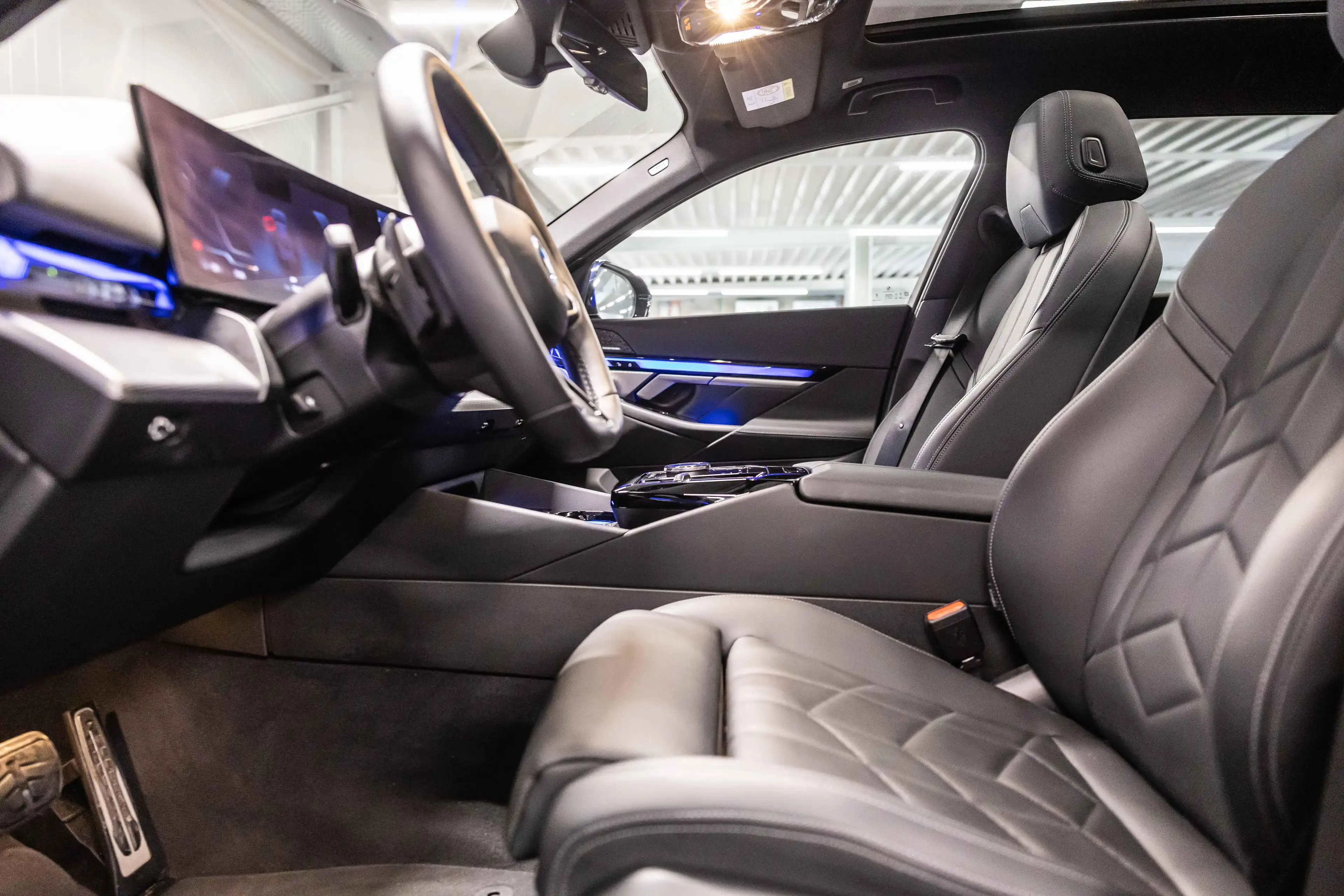 BMW i5 eDrive40 Touring M Sport | PANO | — photo 11