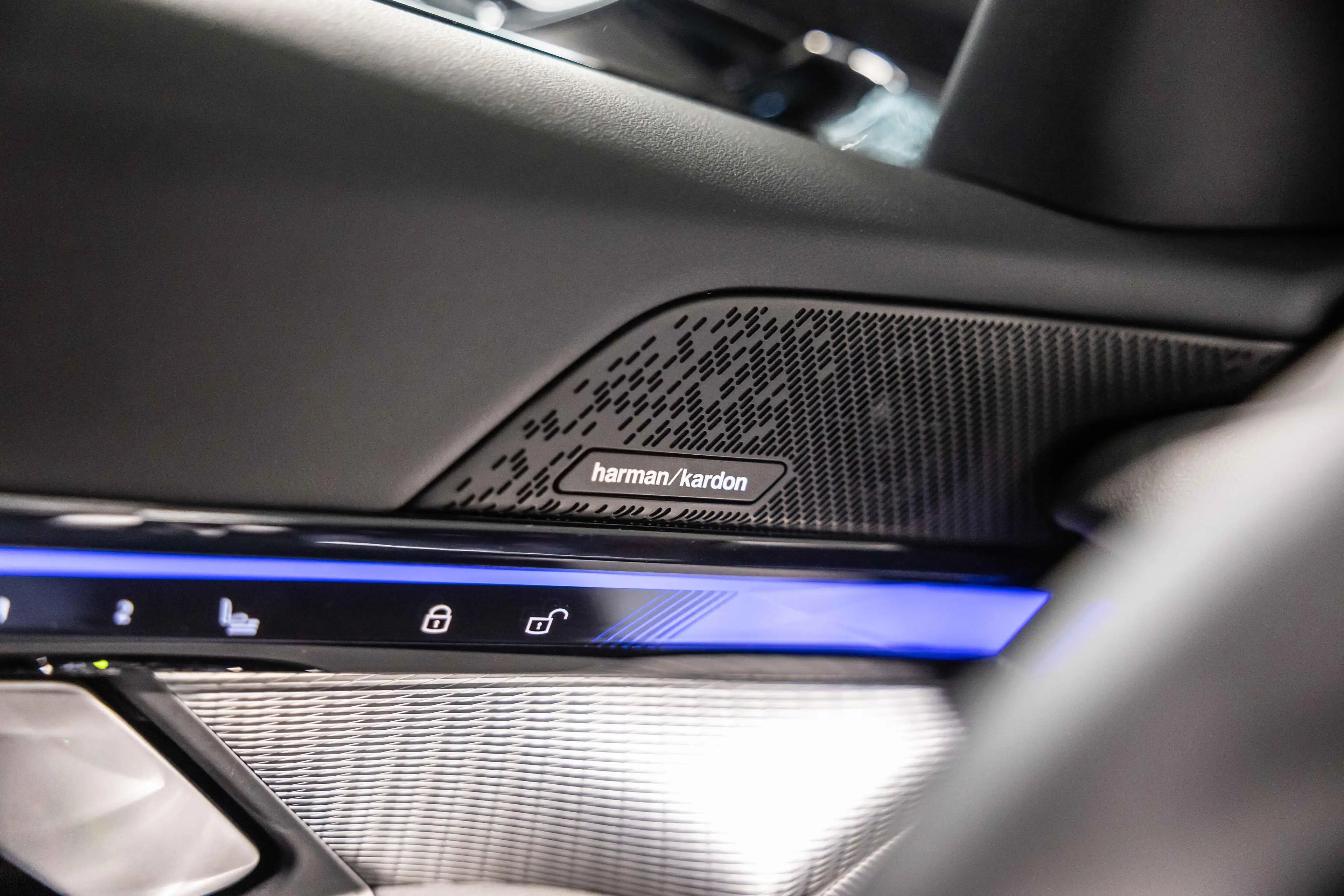 BMW i5 eDrive40 Touring M Sport | PANO | — photo 10