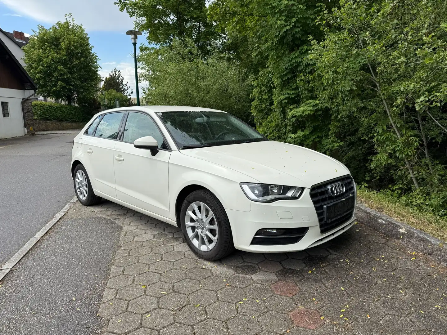 Audi A3 A3 SB 1,2 TFSI Ambiente Ambiente Weiß - 1
