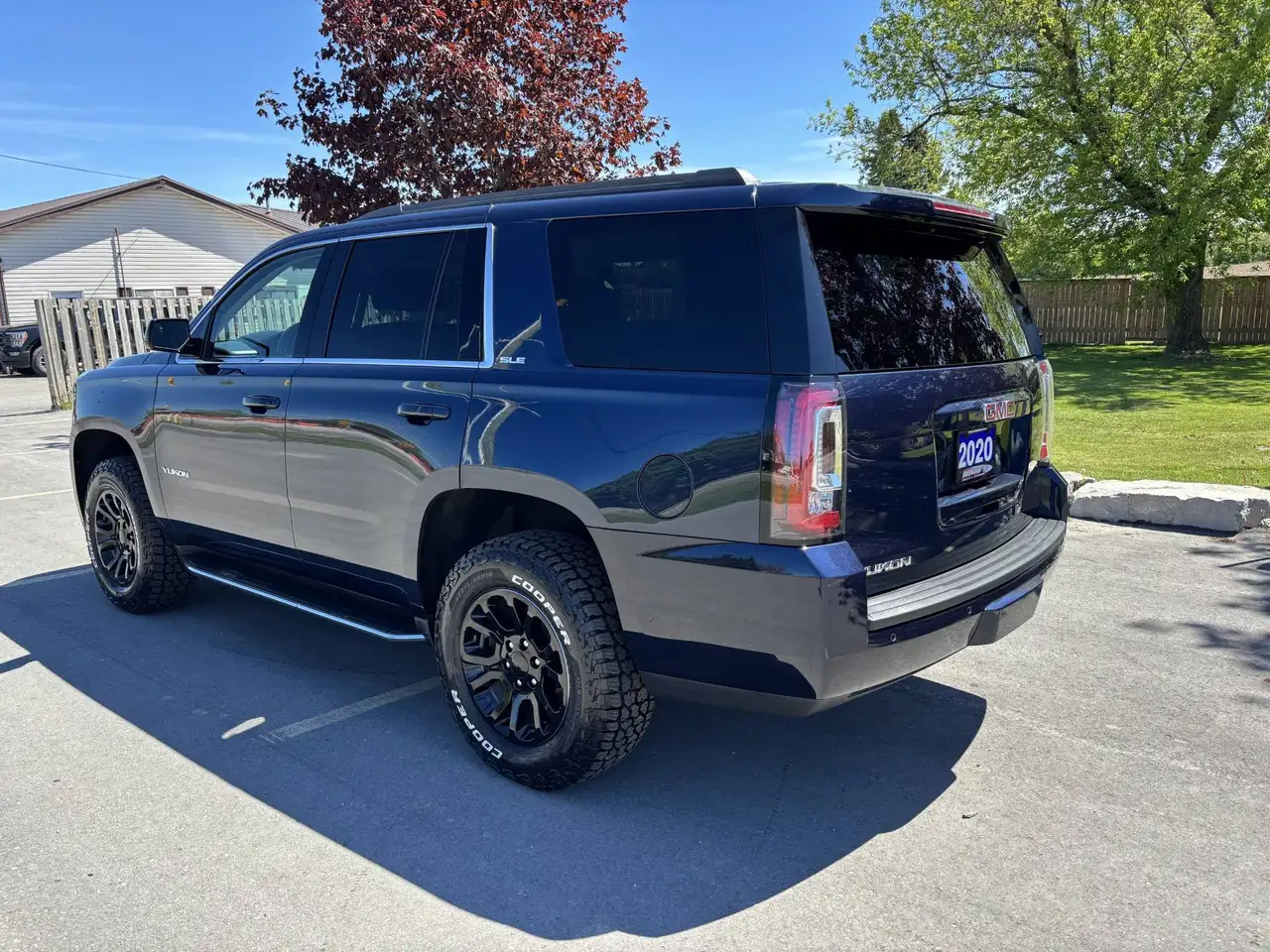 GMC Yukon снимка GMC Yukon