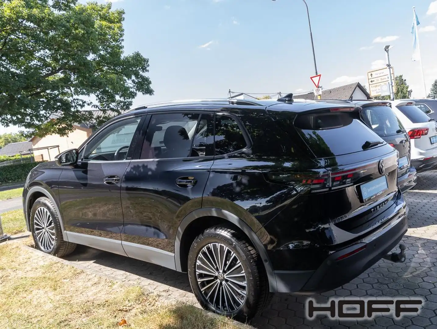 Volkswagen Tiguan 1.5 eTSI DSG Life AHK Navi Bluetooth LED 18" Noir - 2