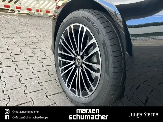 Mercedes-Benz S-Class view 7