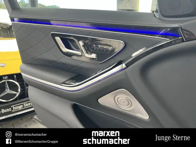 Mercedes-Benz S-Class view 8