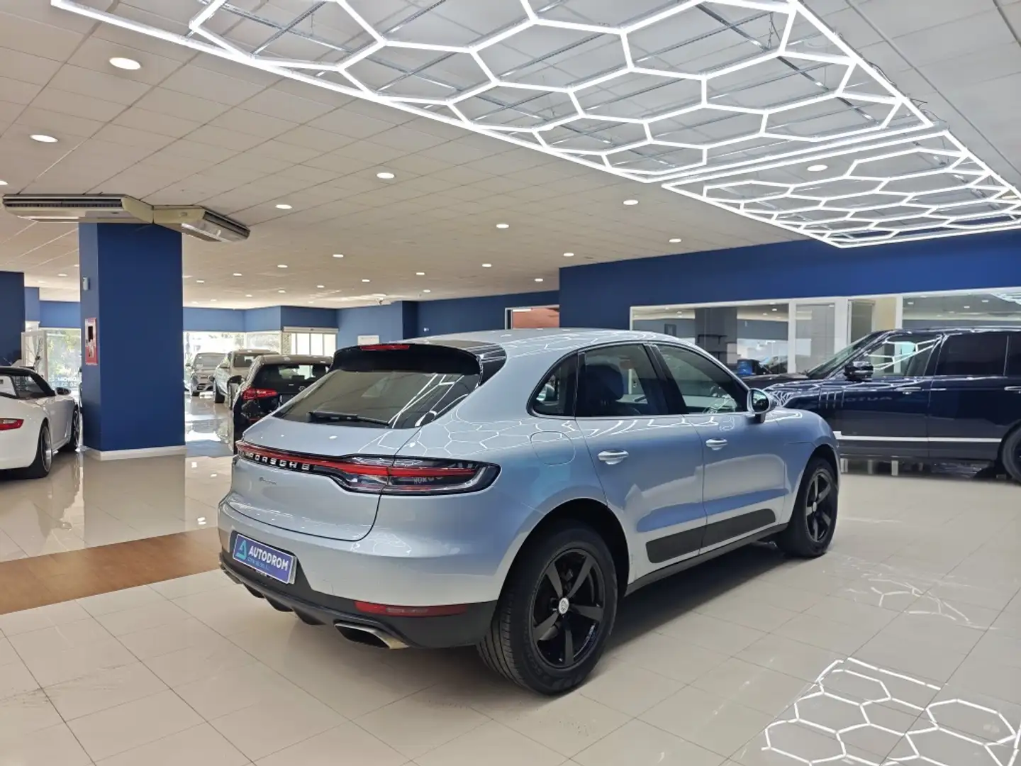 Porsche Macan Aut. Gris - 2