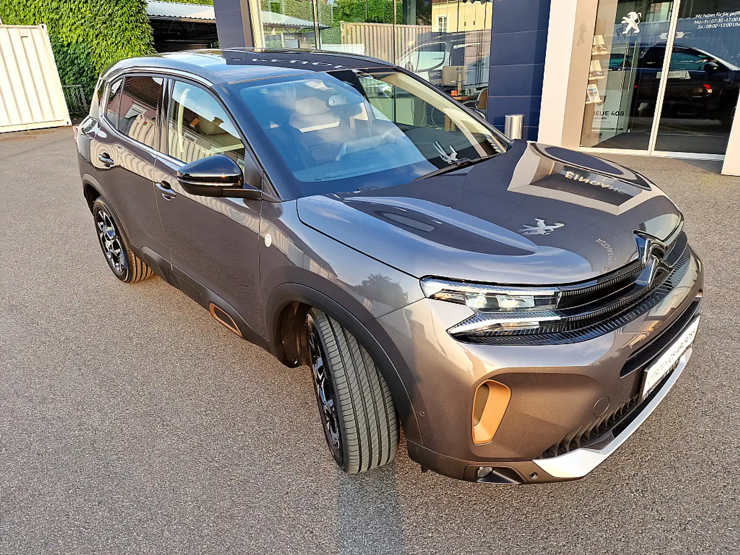 Citroen C5 Aircross BlueHDI 130 S&S EAT8 C-Series "inkl. Anhängevor... Grau - 1