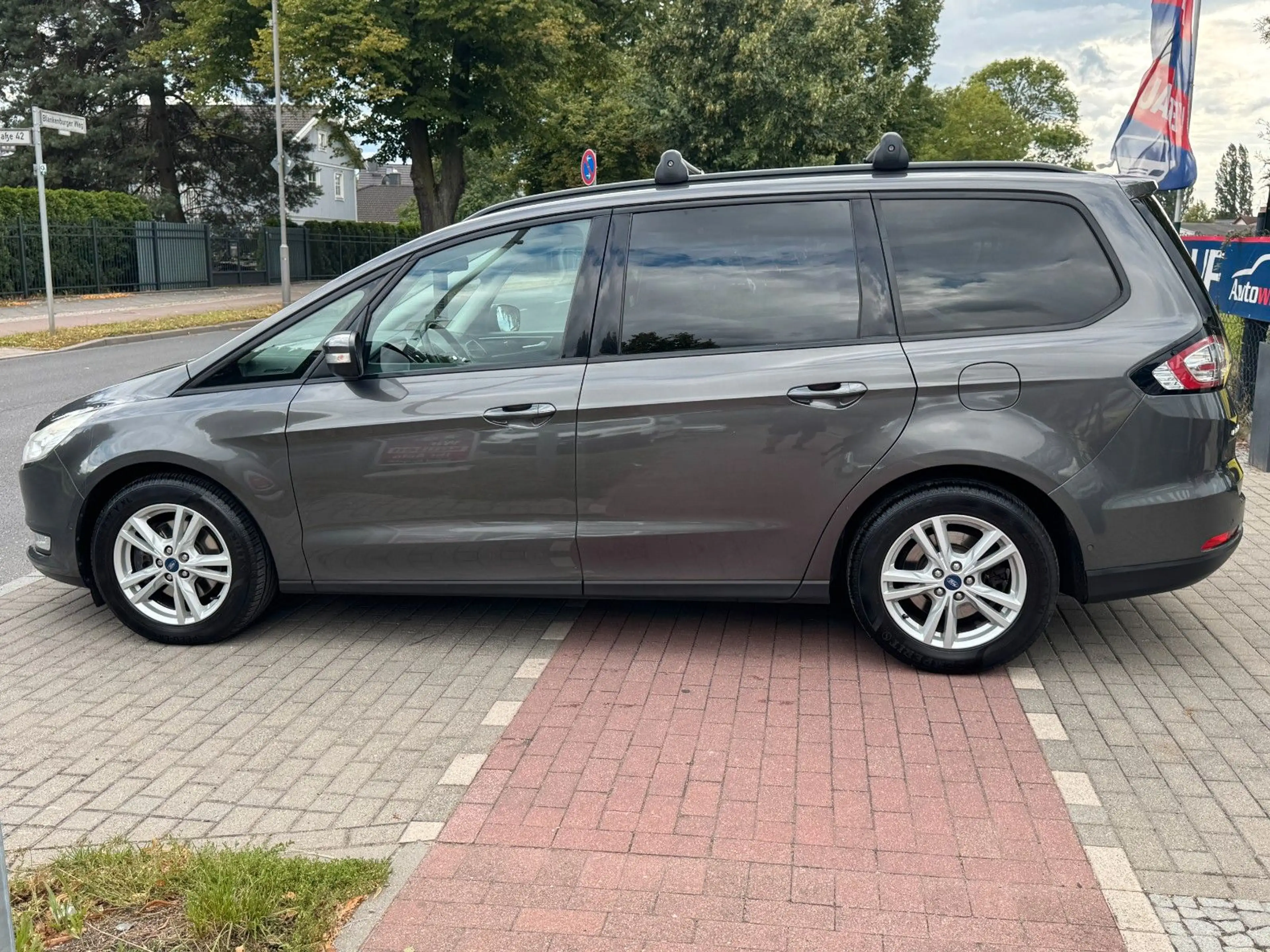 Ford Galaxy 2.0TDCi Business*7Sitze*Nav*Kamera*PDC* — photo 8